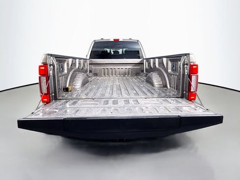 Used 2022 Ford F250 King Ranch w/ King Ranch Ultimate Package AWD/4WD image 29