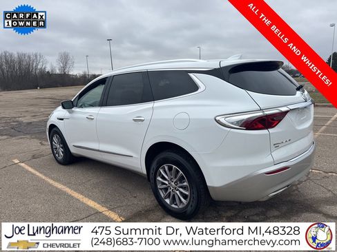 Used 2023 Buick Enclave Essence image 6