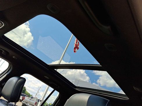 Used 2024 Jeep Grand Cherokee Limited 4xe image 17