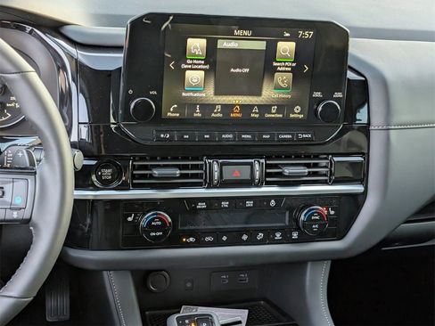 New 2025 Nissan Pathfinder SL image 11