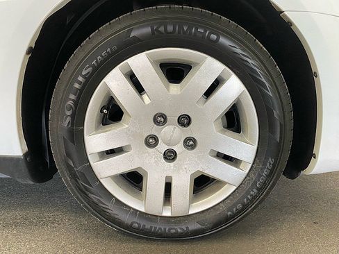 Used 2014 Dodge Avenger SE image 25