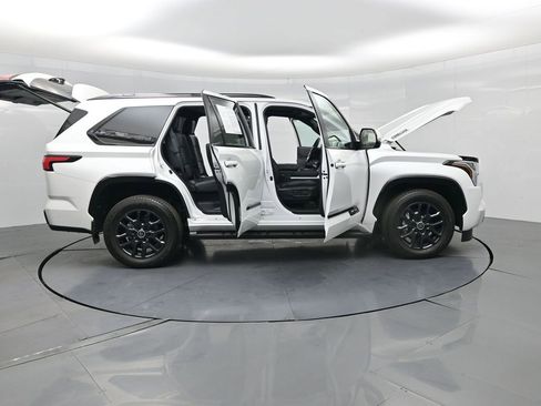 Used 2024 Toyota Sequoia Platinum AWD/4WD image 3