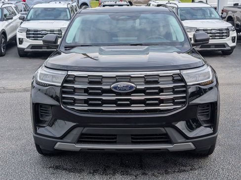 New 2026 Ford Explorer Active RWD image 3