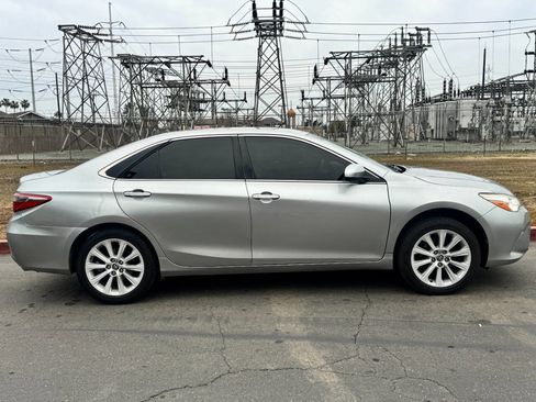 Used 2015 Toyota Camry LE image 7