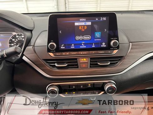 Used 2025 Nissan Altima 2.5 SV FWD image 43