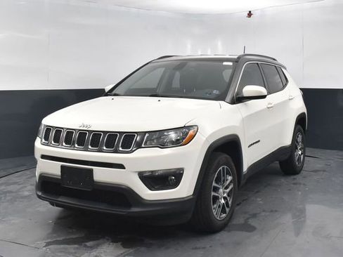 Used 2018 Jeep Compass Latitude w/ Cold Weather Group image 4