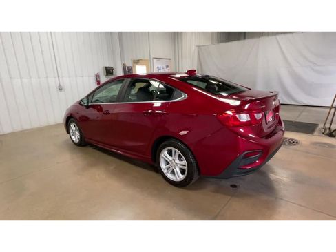 Used 2017 Chevrolet Cruze LT w/ Sun And Sound Package image 6