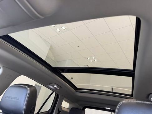 Used 2018 GMC Terrain Denali w/ Advanced Safety Package AWD/4WD image 27