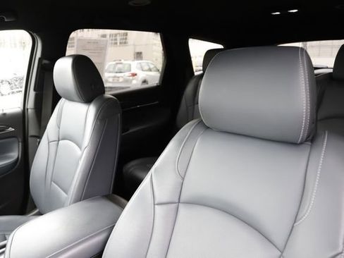 Used 2022 Buick Enclave Essence FWD image 14