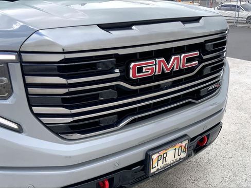 Used 2024 GMC Sierra 1500 AT4 w/ Technology Package AWD/4WD image 33