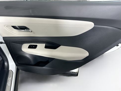 Used 2023 Nissan Ariya FWD image 30