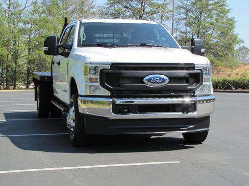 Used 2022 Ford F350 XL w/ Power Equipment Group image 8