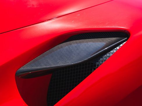 Used 2021 Ferrari F8 Tributo RWD image 17