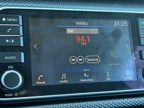 Used 2020 Nissan Kicks SV image 19