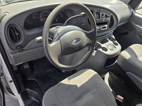 Used 2003 Ford E-350 and Econoline 350 Super Duty RWD image 25