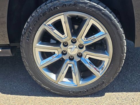 Used 2015 Chevrolet Suburban LTZ AWD/4WD image 32