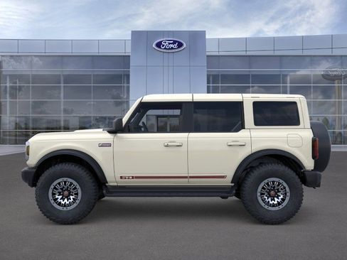 New 2026 Ford Bronco Outer Banks w/ Sasquatch Package AWD/4WD image 2