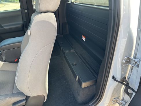 Used 2020 Toyota Tacoma SR image 15