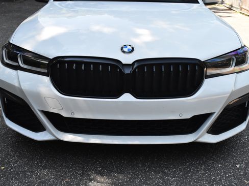 Used 2022 BMW 530i xDrive w/ M Sport Package image 14