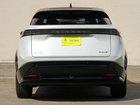 Used 2025 Nissan Ariya FWD image 10