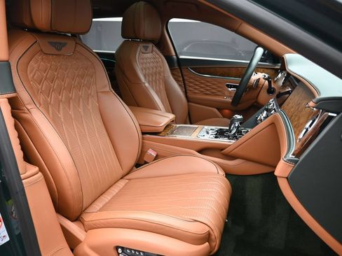 Used 2022 Bentley Flying Spur V8 AWD/4WD image 31