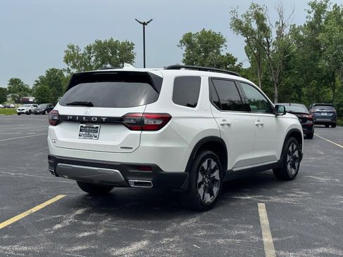 Certified 2026 Honda Pilot Touring image 4