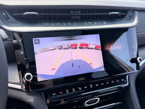 New 2026 Jeep Grand Cherokee L Limited RWD image 19