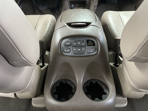 Used 2003 Toyota Sequoia Limited AWD/4WD image 39