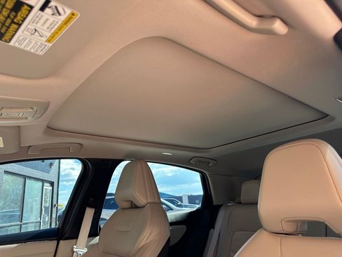 Used 2023 Nissan Ariya Evolve+ image 40