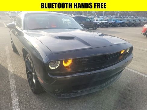 Used 2019 Dodge Challenger SXT w/ Blacktop Package image 3