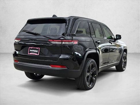 New 2026 Jeep Grand Cherokee Limited RWD image 2