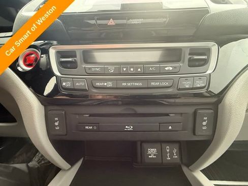 Used 2017 Honda Pilot Touring image 20