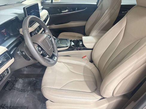 Certified 2023 Lincoln Nautilus AWD w/ Premium Package image 12