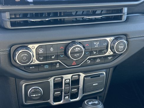 Used 2024 Jeep Wrangler Sahara w/ Technology Group image 35