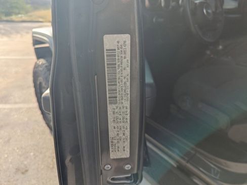 Used 2018 Jeep Wrangler Sport S image 18