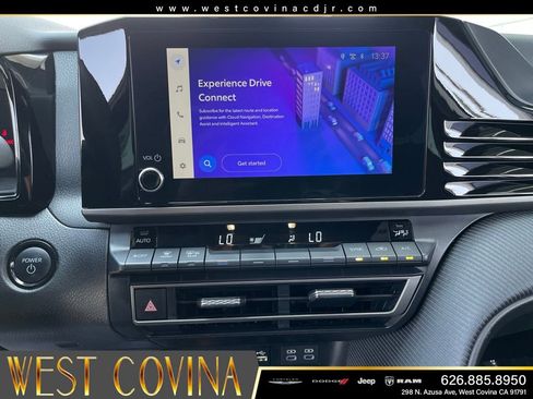 Used 2025 Toyota Camry SE w/ Convenience Package FWD image 17