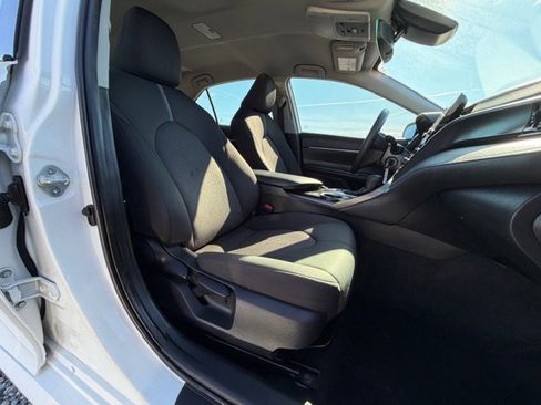 Used 2022 Toyota Camry LE image 8