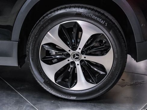 Certified 2025 Mercedes-Benz GLA 250 image 9