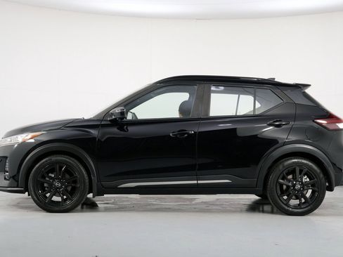 Used 2022 Nissan Kicks SR image 8