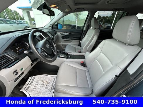 Used 2017 Honda Pilot Touring image 16