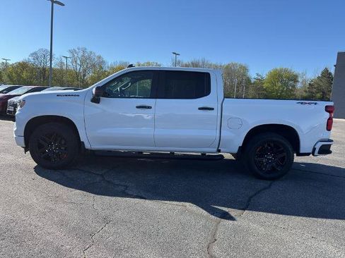 Used 2023 Chevrolet Silverado 1500 RST w/ Redline Edition AWD/4WD image 6