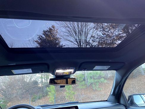 Used 2024 Chevrolet Colorado ZR2 w/ Technology Package image 20