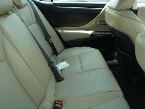 Certified 2020 Lexus ES 350 w/ Premium Package FWD image 12