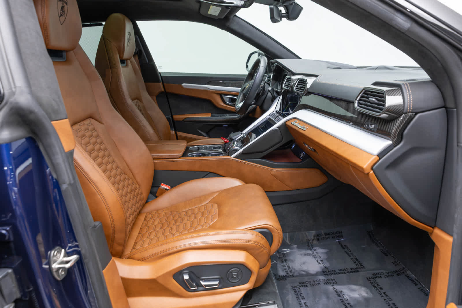 Used 2021 Lamborghini Urus AWD/4WD image 9