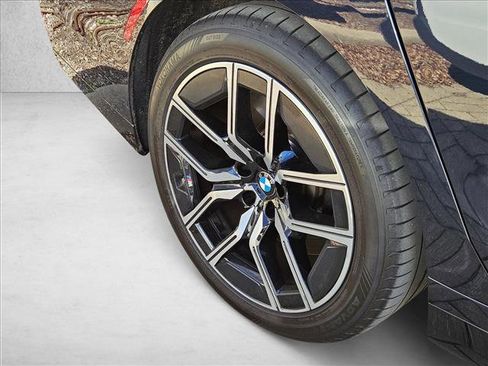 Certified 2024 BMW 760i xDrive image 7