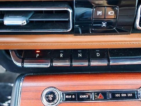 Used 2022 Lincoln Aviator Reserve w/ Equipment Group 201A AWD/4WD image 21