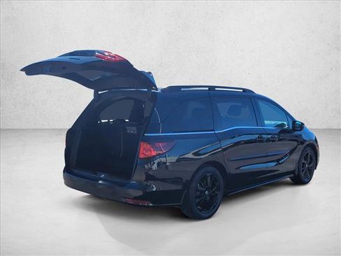 Used 2024 Honda Odyssey Sport image 7