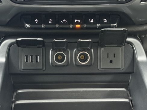 Used 2015 Chevrolet Silverado 1500 LTZ Z71 w/ LTZ Plus Package AWD/4WD image 25