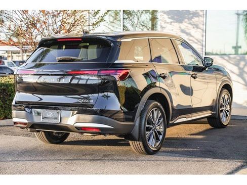 New 2026 INFINITI QX60 Luxe image 6
