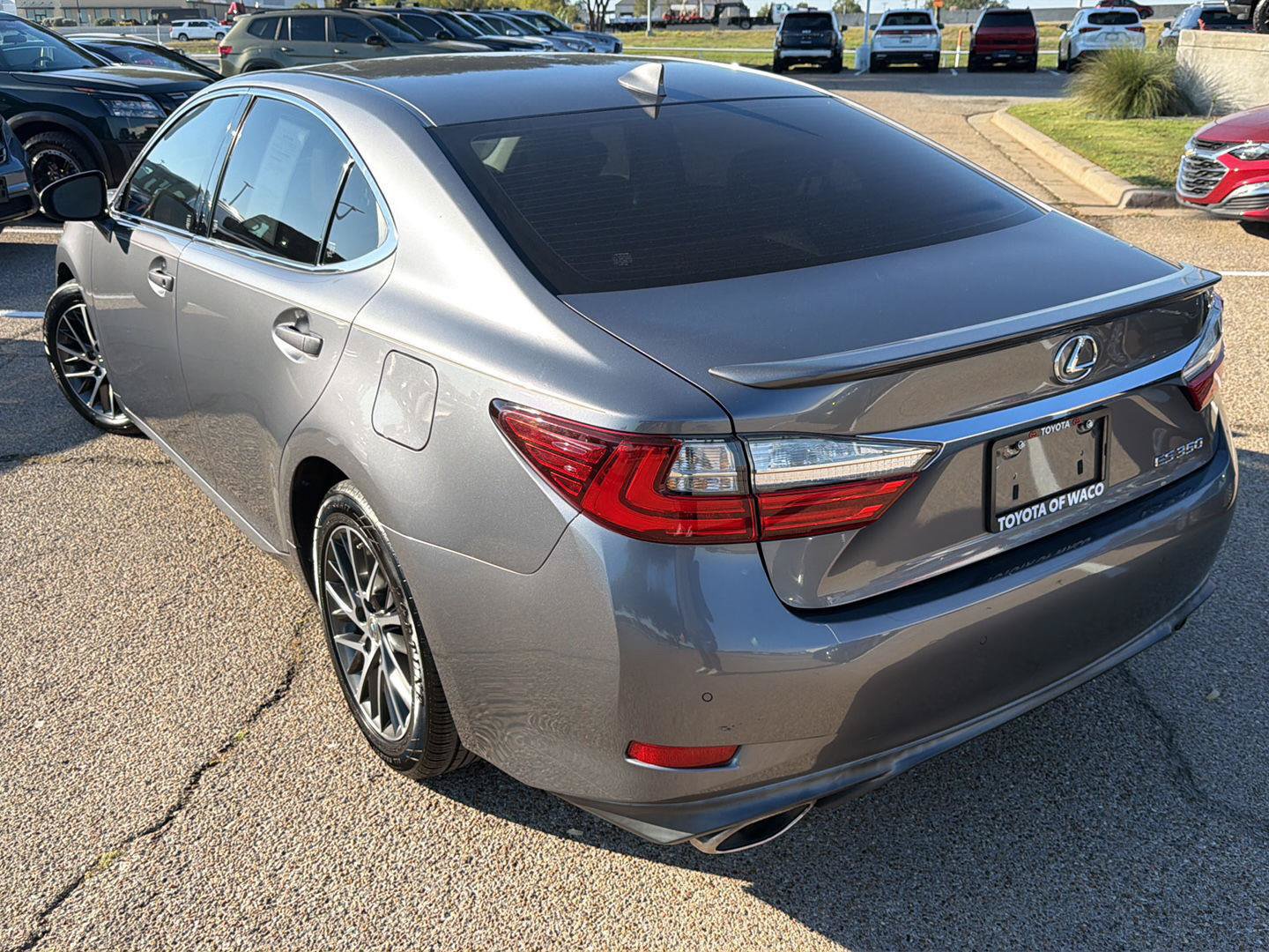 Used 2016 Lexus ES 350 w/ Premium Package w/Wood Trim FWD image 5